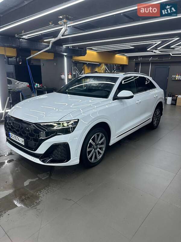 Внедорожник / Кроссовер Audi Q8 2024 в Ужгороде
