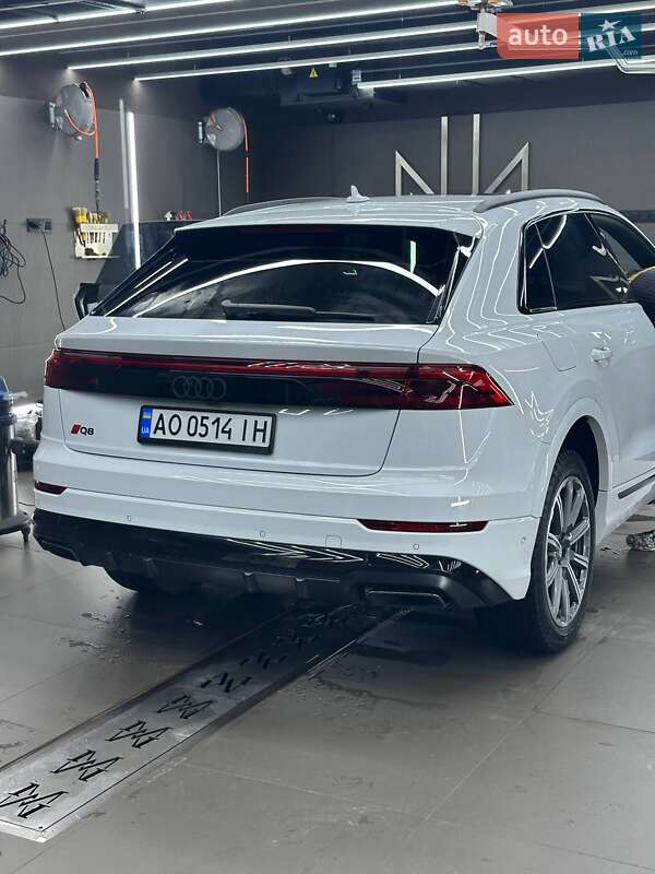 Внедорожник / Кроссовер Audi Q8 2024 в Ужгороде