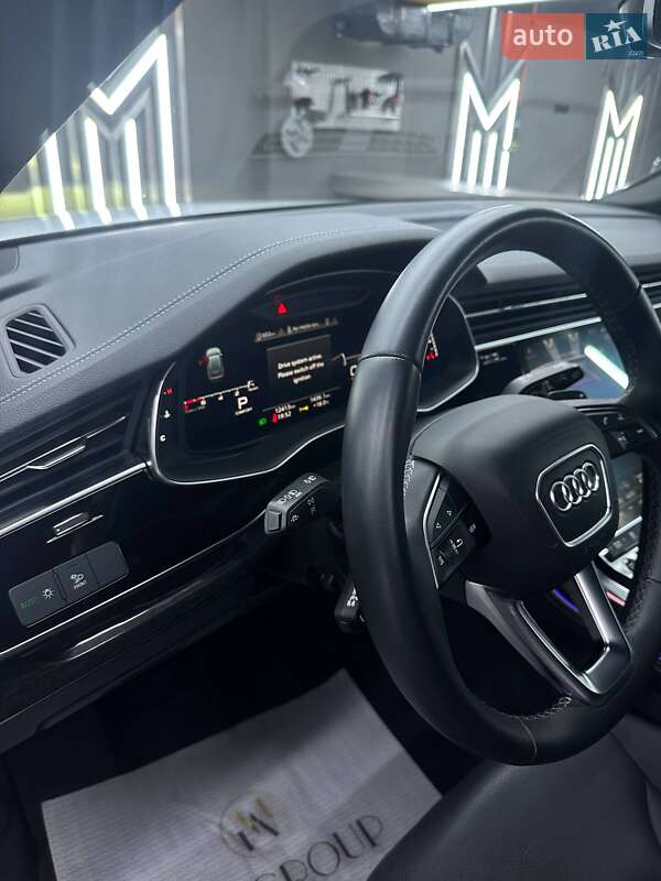 Внедорожник / Кроссовер Audi Q8 2024 в Ужгороде