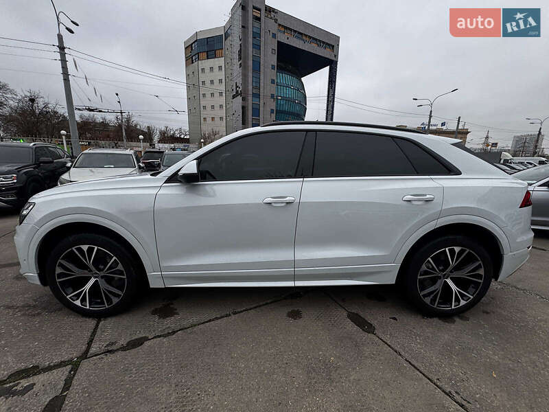 Внедорожник / Кроссовер Audi Q8 2021 в Харькове