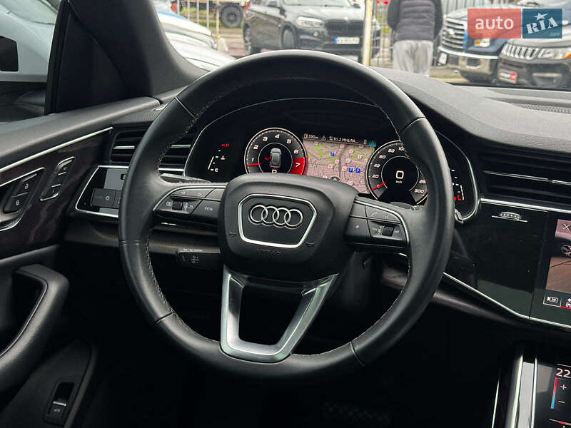 Внедорожник / Кроссовер Audi Q8 2021 в Харькове