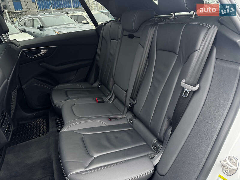 Внедорожник / Кроссовер Audi Q8 2021 в Харькове