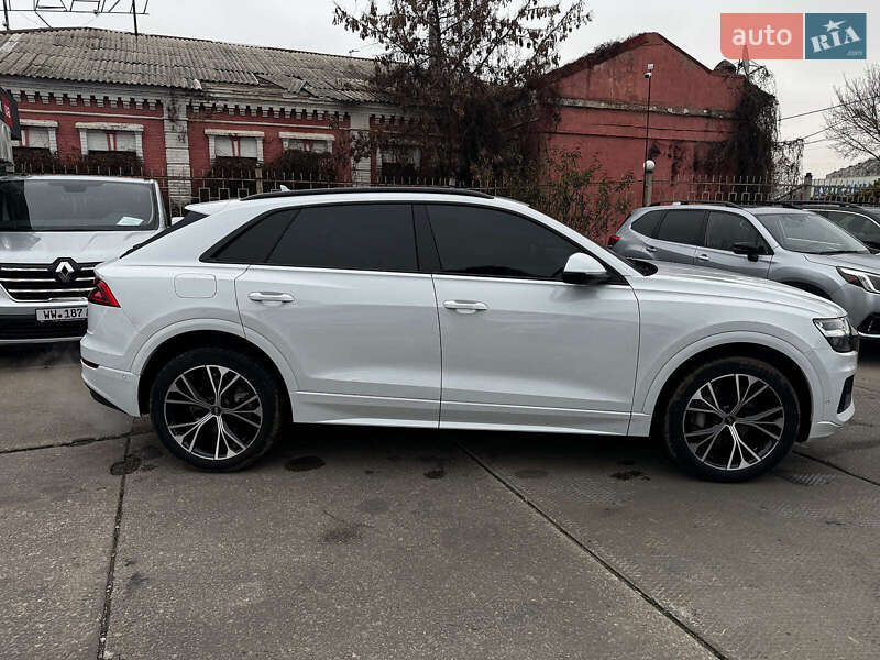 Внедорожник / Кроссовер Audi Q8 2021 в Харькове