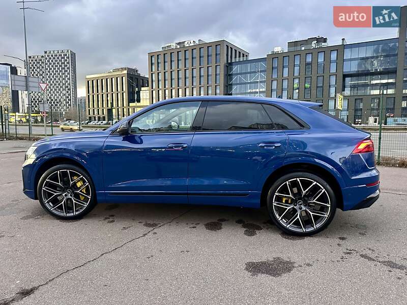 Позашляховик / Кросовер Audi Q8 2024 в Києві