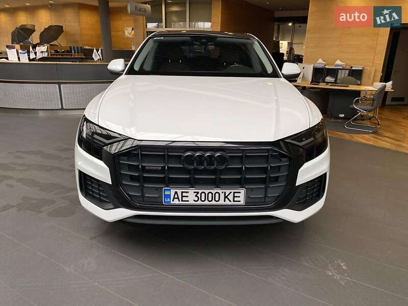 Позашляховик / Кросовер Audi Q8 2018 в Дніпрі