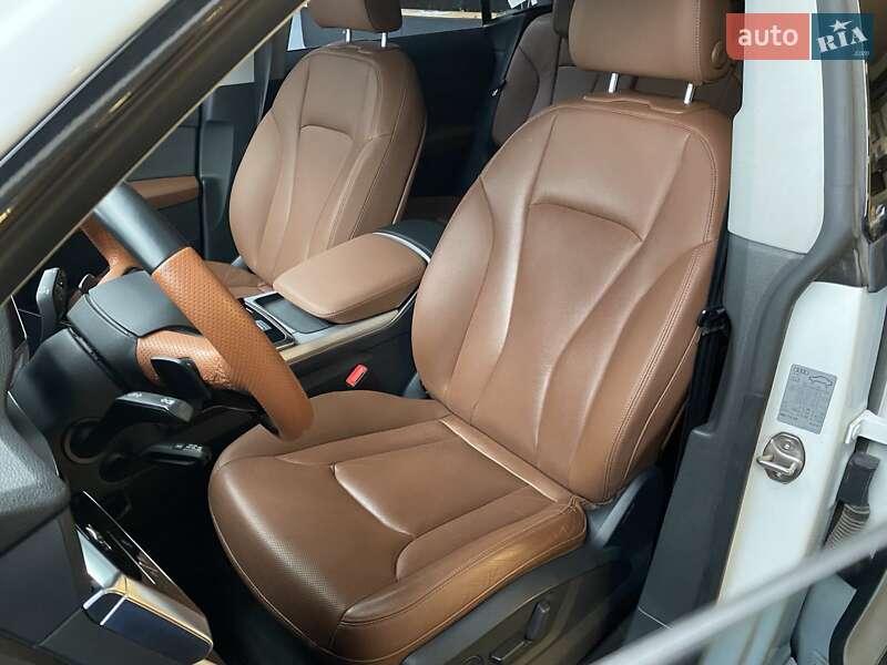 Позашляховик / Кросовер Audi Q8 2018 в Дніпрі