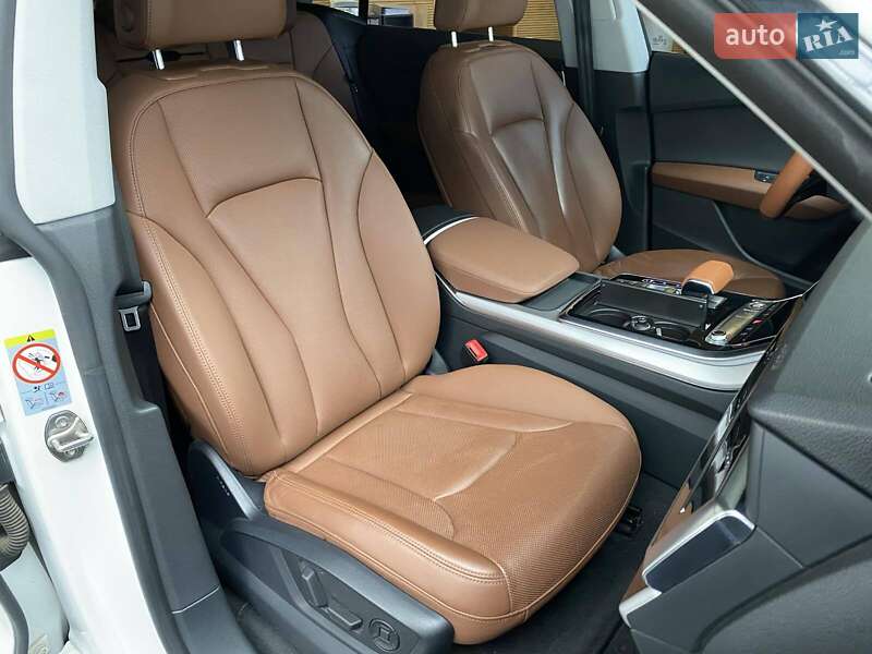 Позашляховик / Кросовер Audi Q8 2018 в Дніпрі