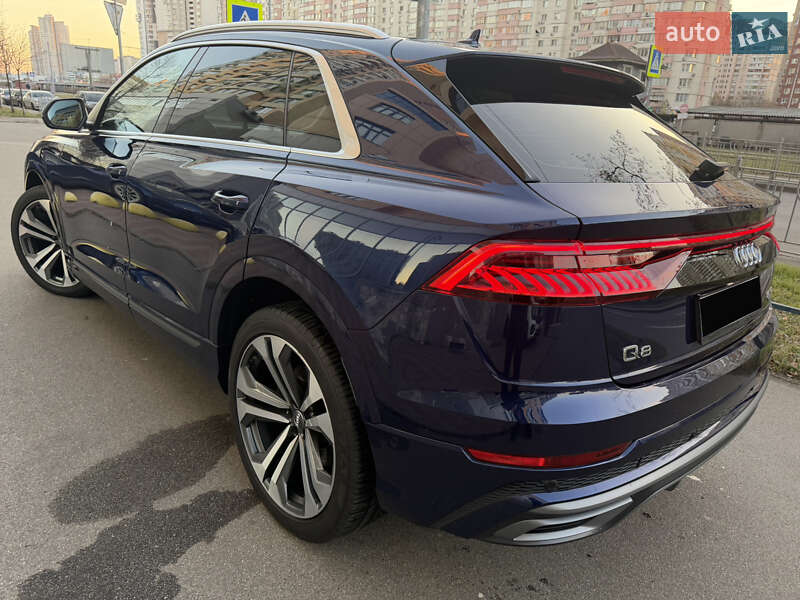 Позашляховик / Кросовер Audi Q8 2018 в Києві