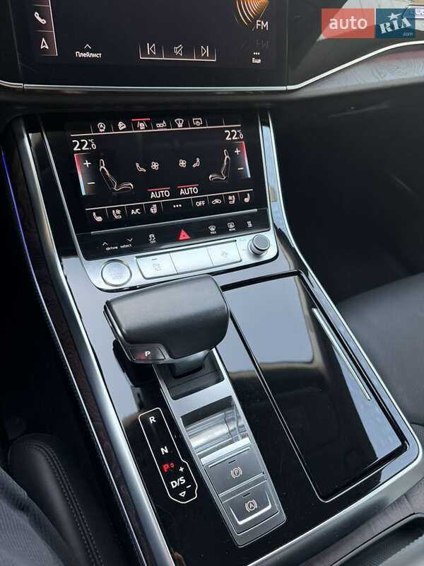 Позашляховик / Кросовер Audi Q8 2018 в Києві