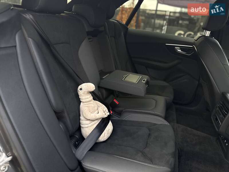 Позашляховик / Кросовер Audi Q8 2018 в Києві фото 34 Позашляховик / Кросовер Audi Q8 2018 в Києві