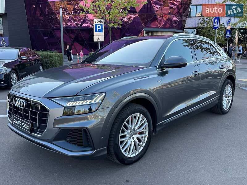 Внедорожник / Кроссовер Audi Q8 2018 в Киеве