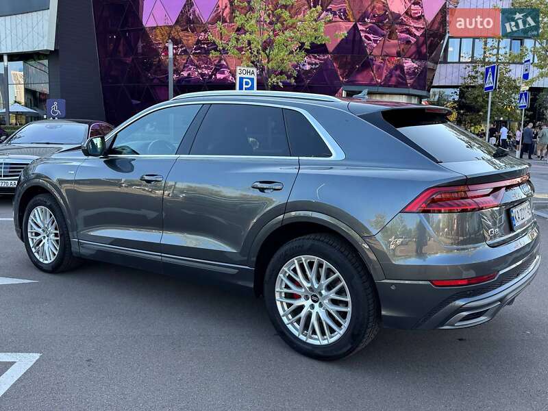 Внедорожник / Кроссовер Audi Q8 2018 в Киеве