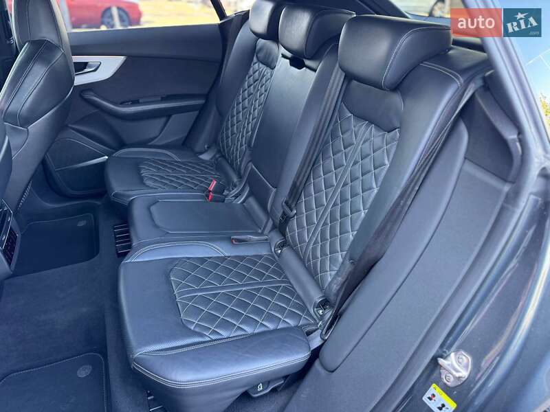 Внедорожник / Кроссовер Audi Q8 2018 в Киеве