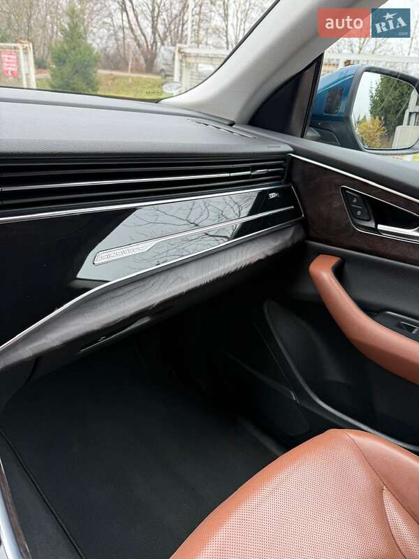 Позашляховик / Кросовер Audi Q8 2019 в Рівному