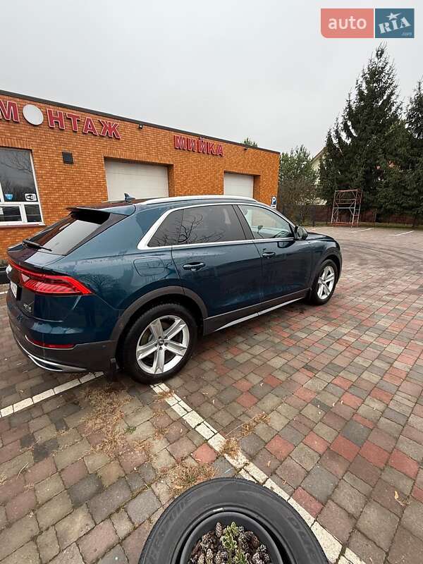 Позашляховик / Кросовер Audi Q8 2019 в Рівному