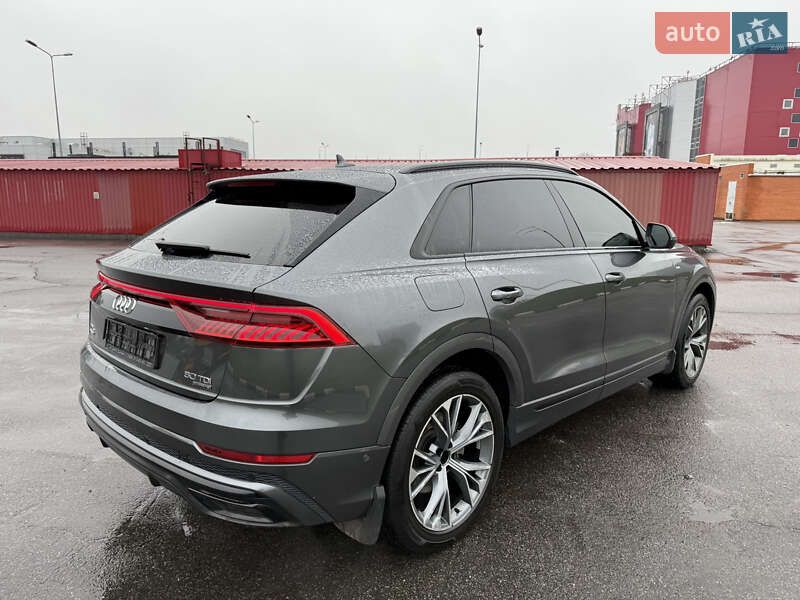 Позашляховик / Кросовер Audi Q8 2021 в Києві