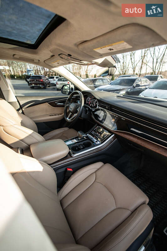 Позашляховик / Кросовер Audi Q8 2018 в Львові