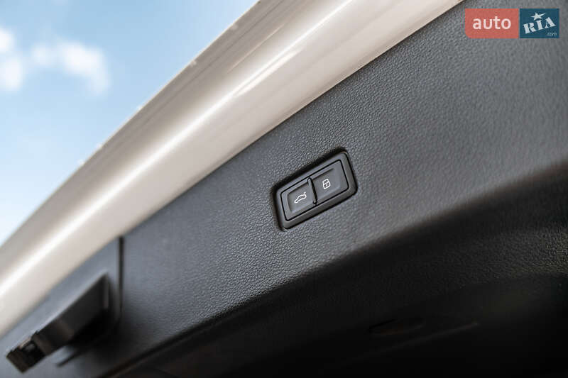 Позашляховик / Кросовер Audi Q8 2018 в Львові