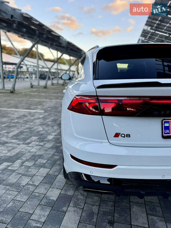 Позашляховик / Кросовер Audi Q8 2024 в Львові