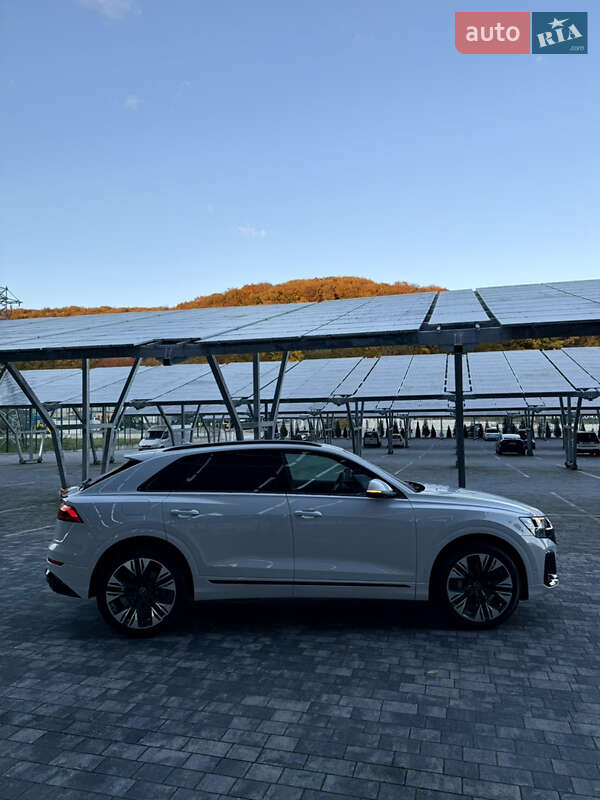 Позашляховик / Кросовер Audi Q8 2024 в Львові