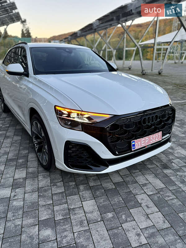 Позашляховик / Кросовер Audi Q8 2024 в Львові