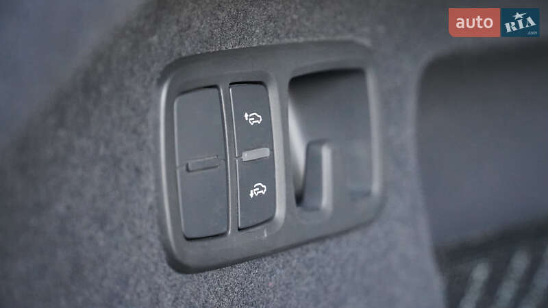 Позашляховик / Кросовер Audi Q8 2024 в Львові