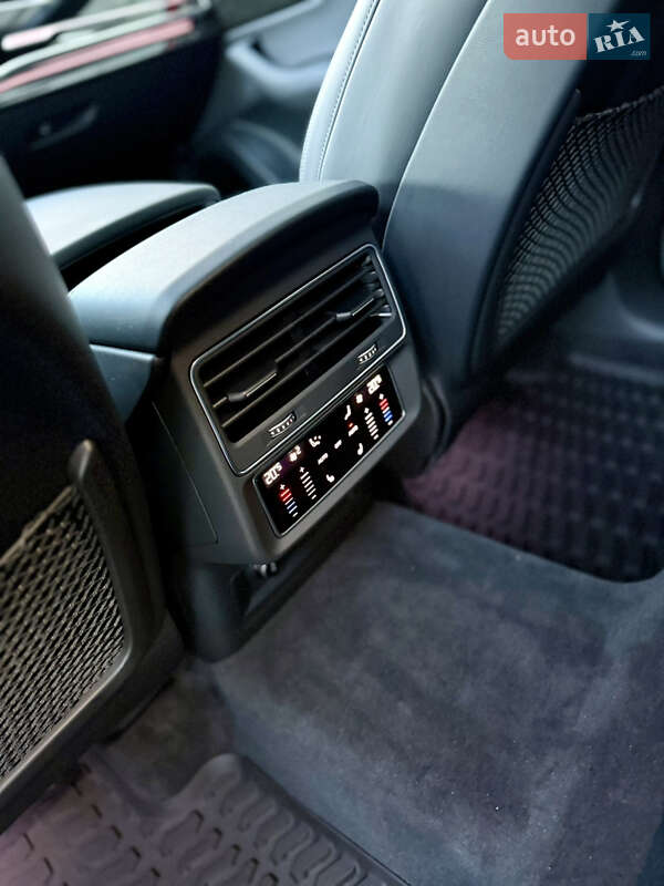 Позашляховик / Кросовер Audi Q8 2024 в Львові