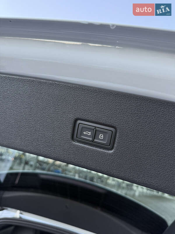 Позашляховик / Кросовер Audi Q8 2024 в Львові