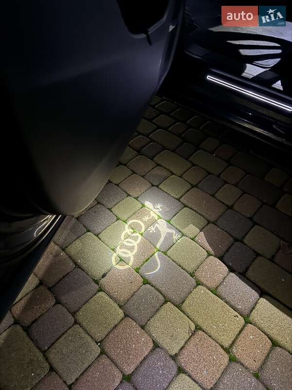 Позашляховик / Кросовер Audi Q8 2019 в Рівному