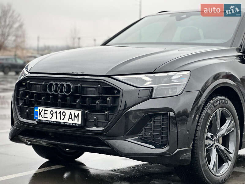 Внедорожник / Кроссовер Audi Q8 2024 в Киеве