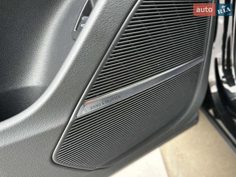 Внедорожник / Кроссовер Audi Q8 2024 в Киеве