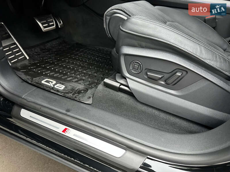 Внедорожник / Кроссовер Audi Q8 2024 в Киеве