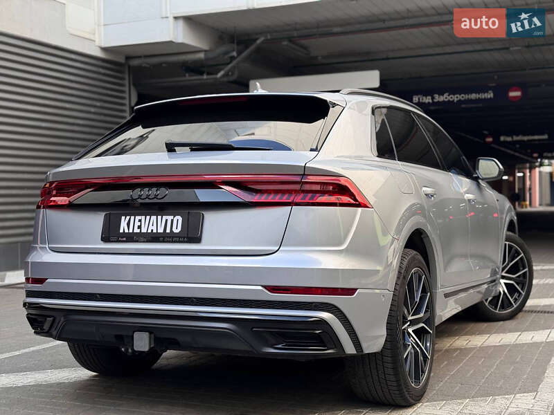 Внедорожник / Кроссовер Audi Q8 2019 в Киеве