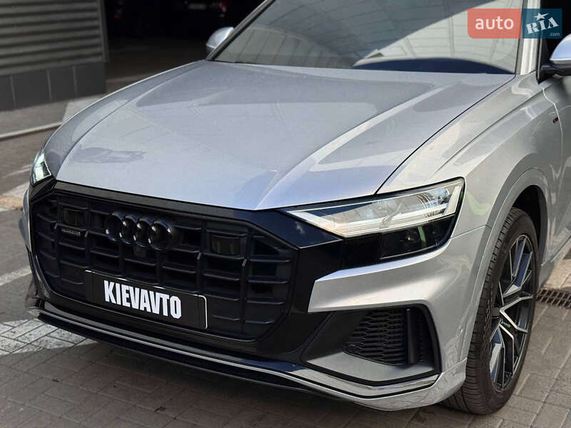 Внедорожник / Кроссовер Audi Q8 2019 в Киеве
