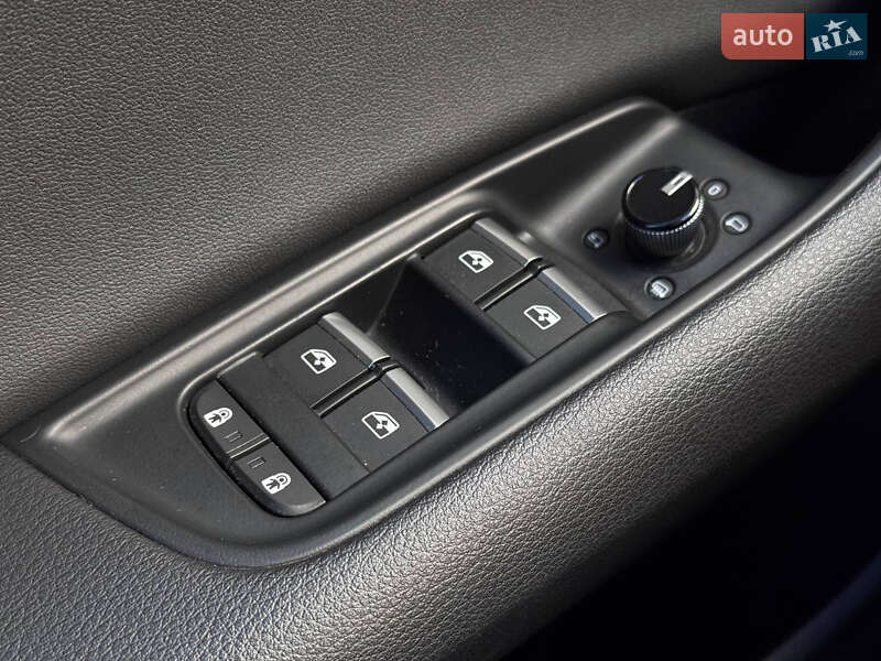 Внедорожник / Кроссовер Audi Q8 2019 в Киеве