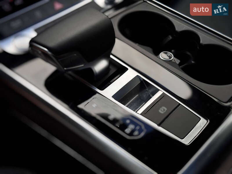 Внедорожник / Кроссовер Audi Q8 2019 в Киеве