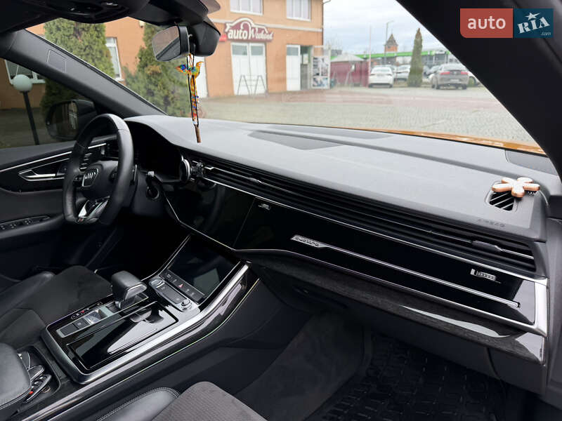 Позашляховик / Кросовер Audi Q8 2018 в Мукачевому