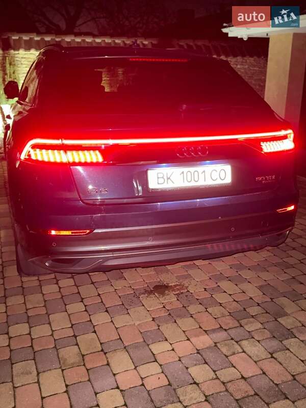 Внедорожник / Кроссовер Audi Q8 2019 в Ровно