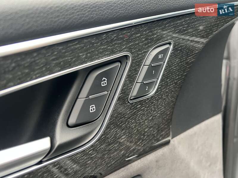 Внедорожник / Кроссовер Audi Q8 2019 в Киеве