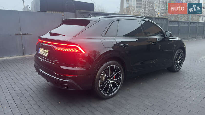 Внедорожник / Кроссовер Audi Q8 2018 в Киеве