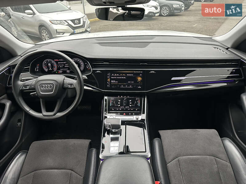 Внедорожник / Кроссовер Audi Q8 2019 в Киеве