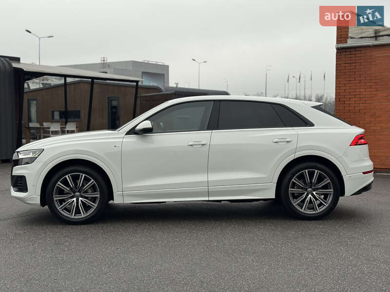 Внедорожник / Кроссовер Audi Q8 2018 в Киеве