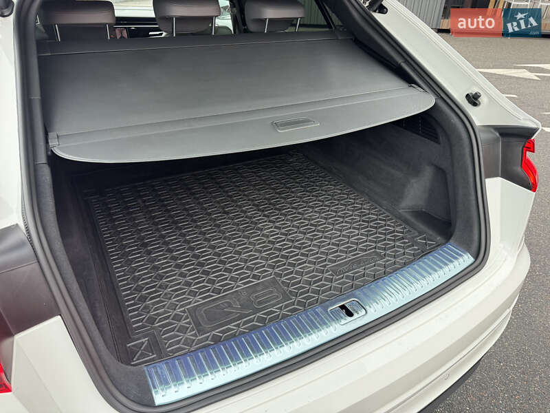 Внедорожник / Кроссовер Audi Q8 2018 в Киеве