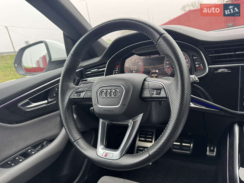 Внедорожник / Кроссовер Audi Q8 2018 в Киеве