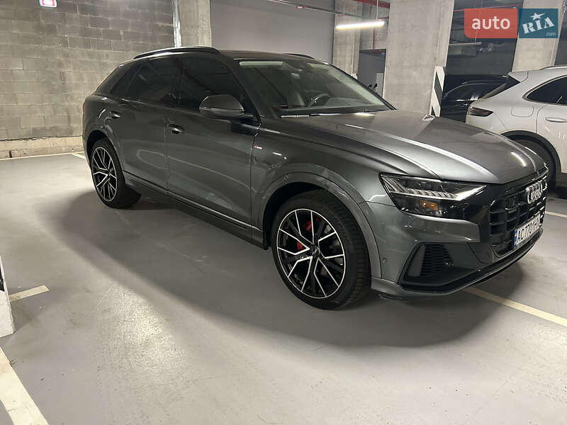 Внедорожник / Кроссовер Audi Q8 2019 в Киеве