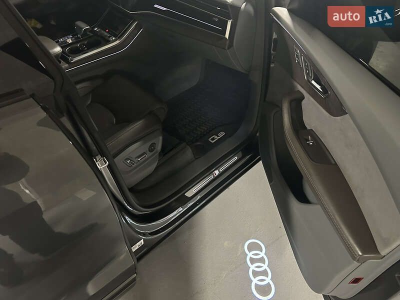 Внедорожник / Кроссовер Audi Q8 2019 в Киеве