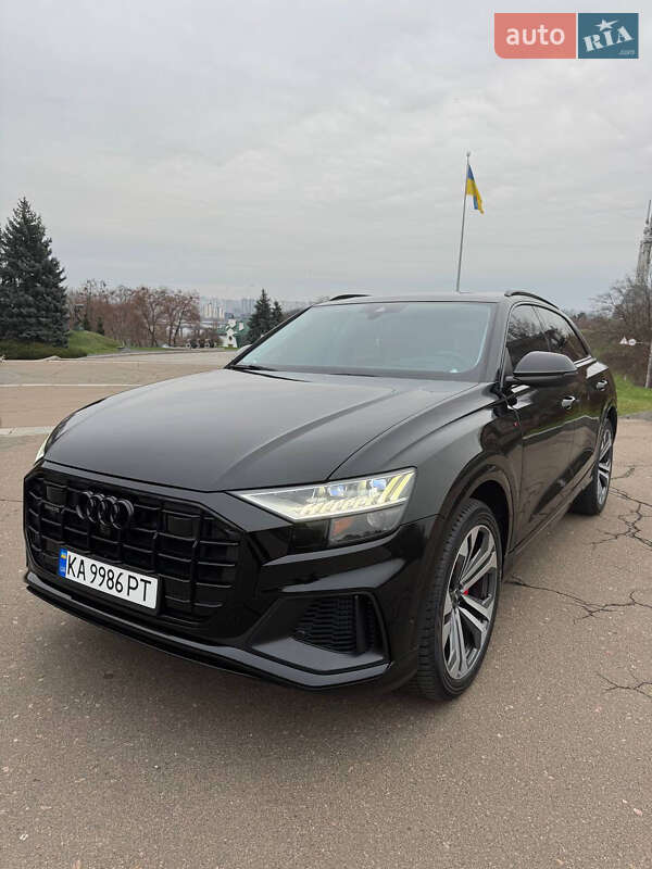 Внедорожник / Кроссовер Audi Q8 2022 в Киеве
