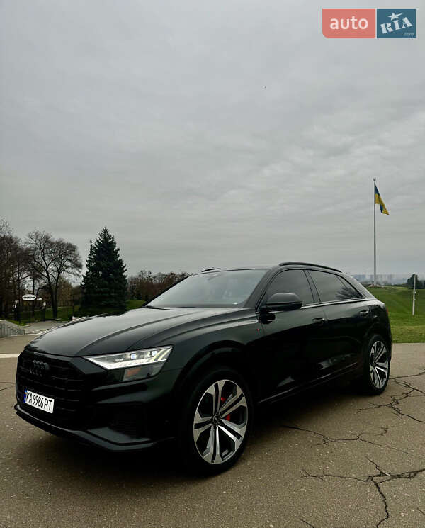 Внедорожник / Кроссовер Audi Q8 2022 в Киеве