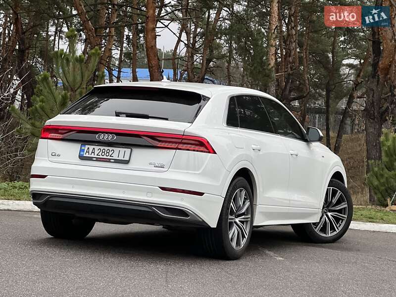 Внедорожник / Кроссовер Audi Q8 2020 в Киеве