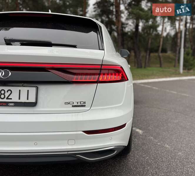 Внедорожник / Кроссовер Audi Q8 2020 в Киеве